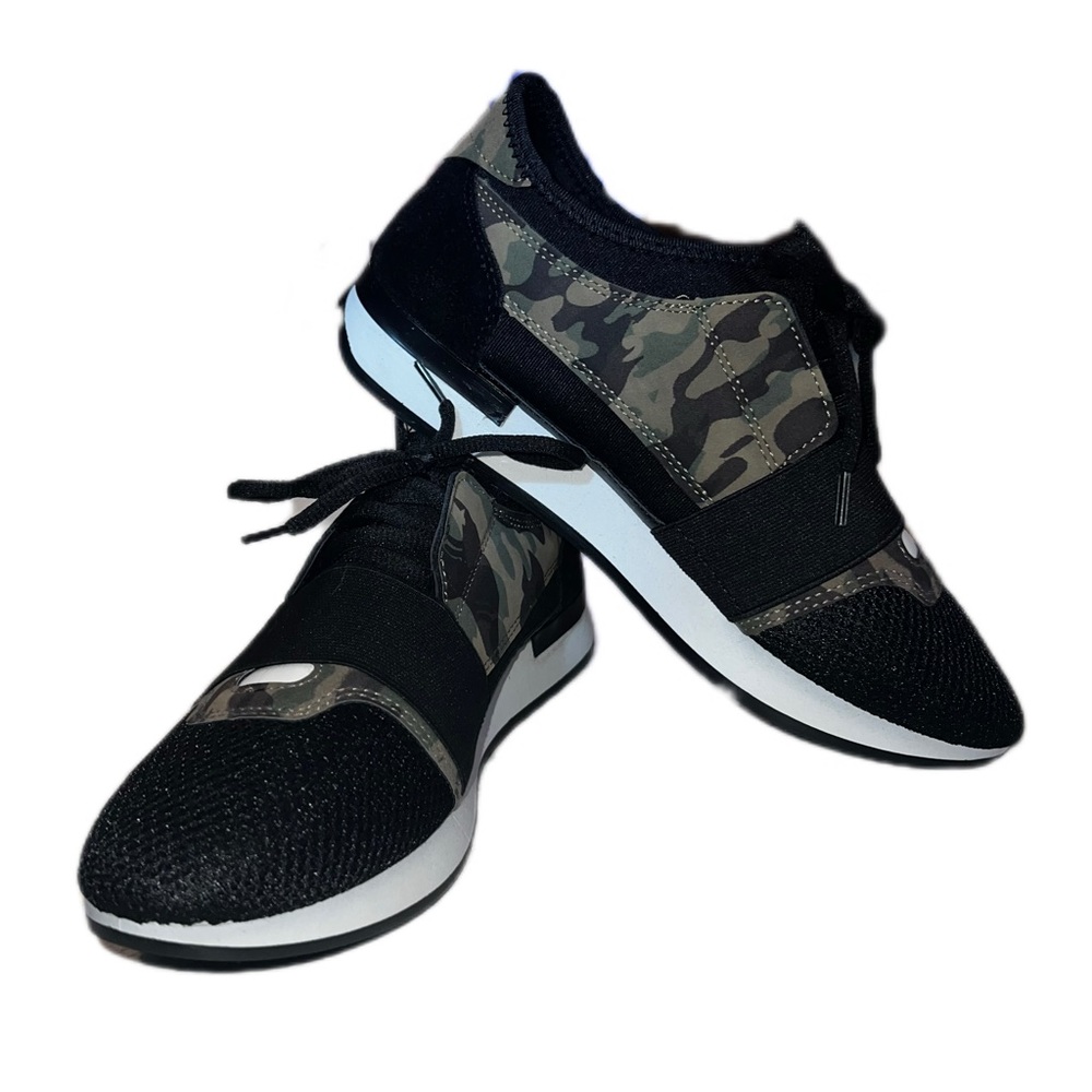 Qupid Camo Sneakers Size 39 (US Size 8) BNWT